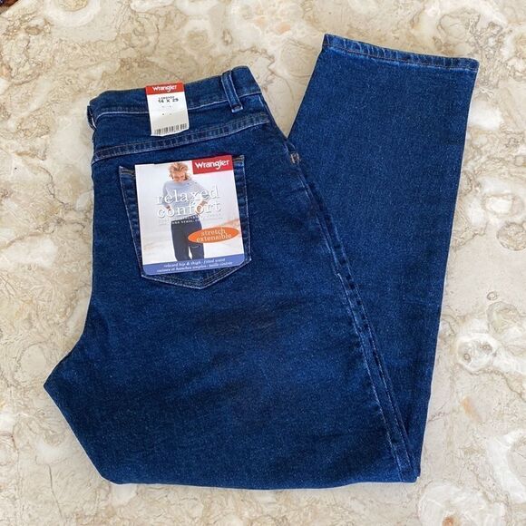 NWT Wrangler Relaxed Comfort Jeans - Picture 3 of 7